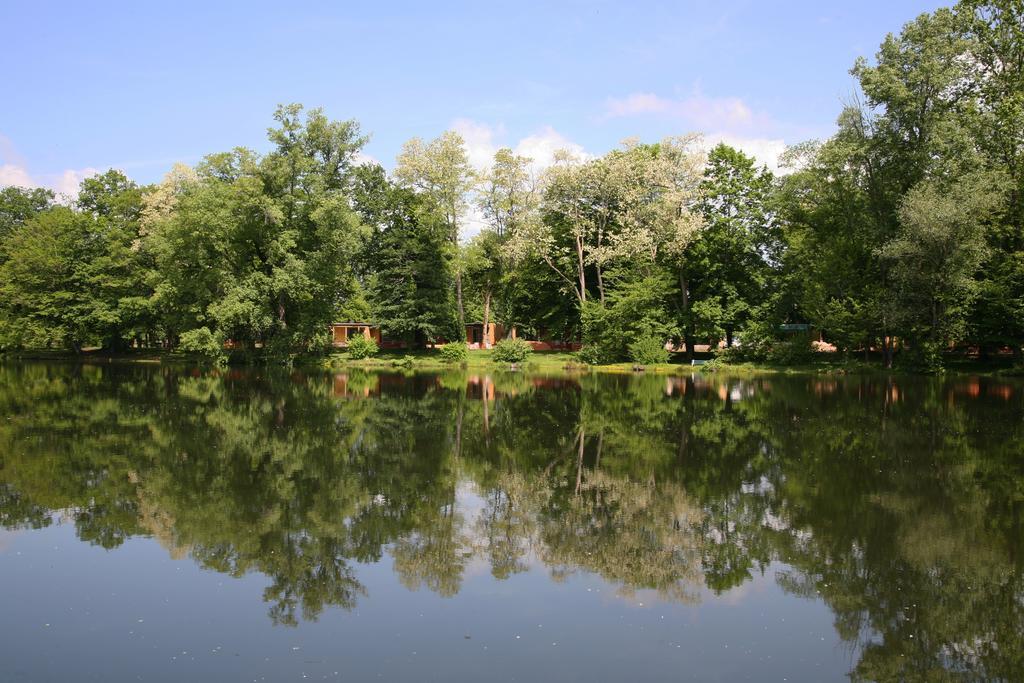 Village Vacances La Riviera Limousine By Popinns Altillac Kültér fotó